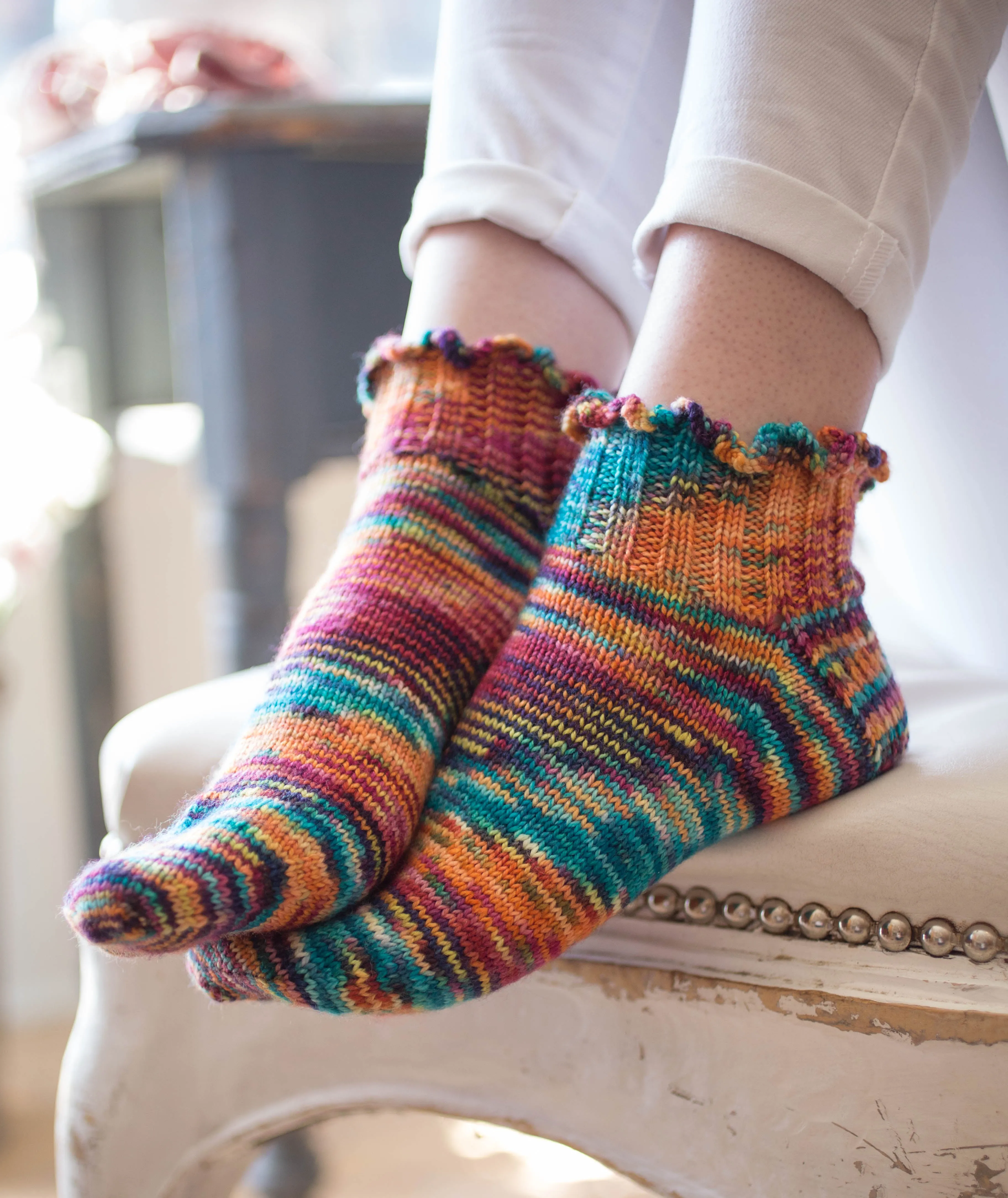 Basic Socks: Happy Ruffled Socks Version Using Manos Alegría