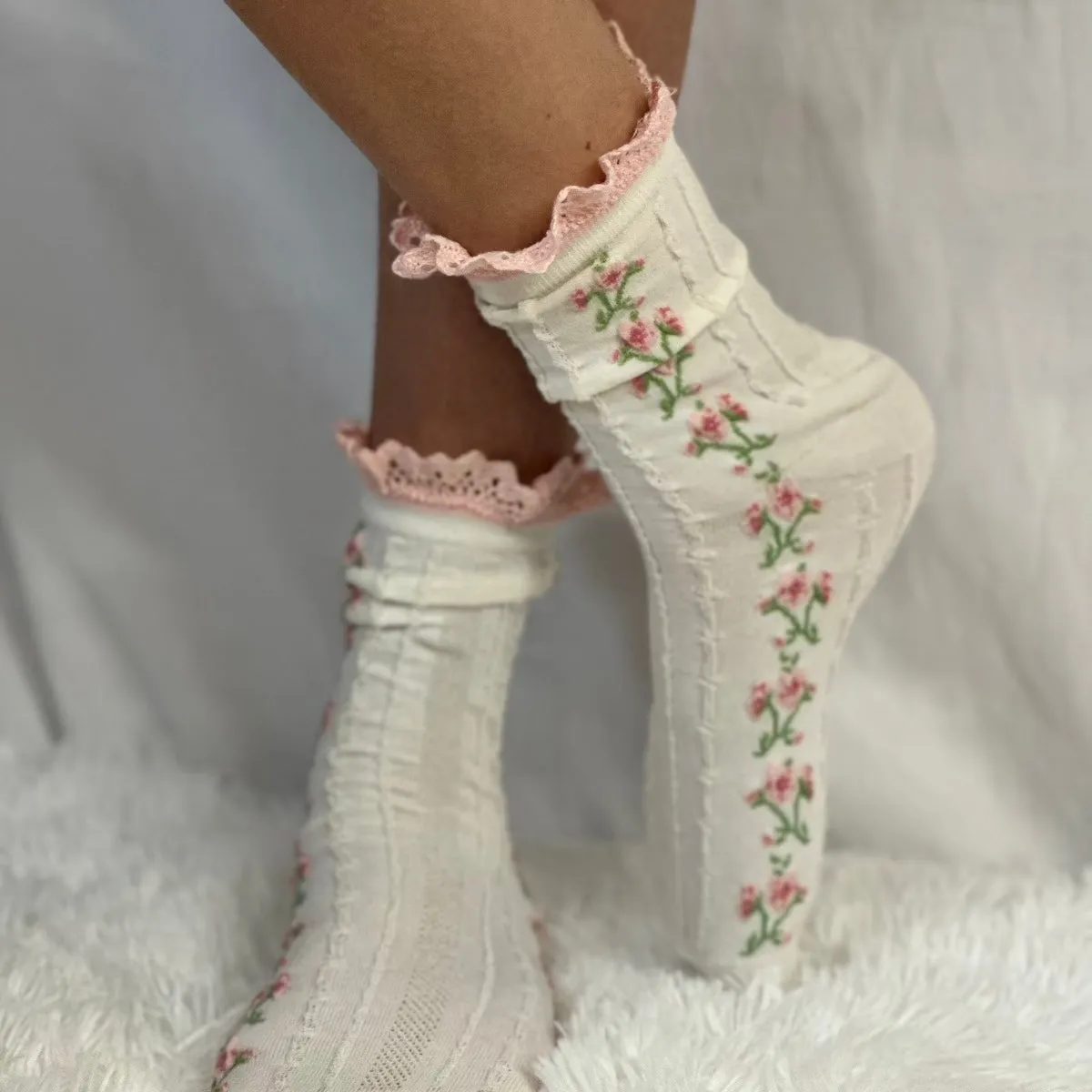 GARDEN PARTY floral lace ankle sock - pink ivory