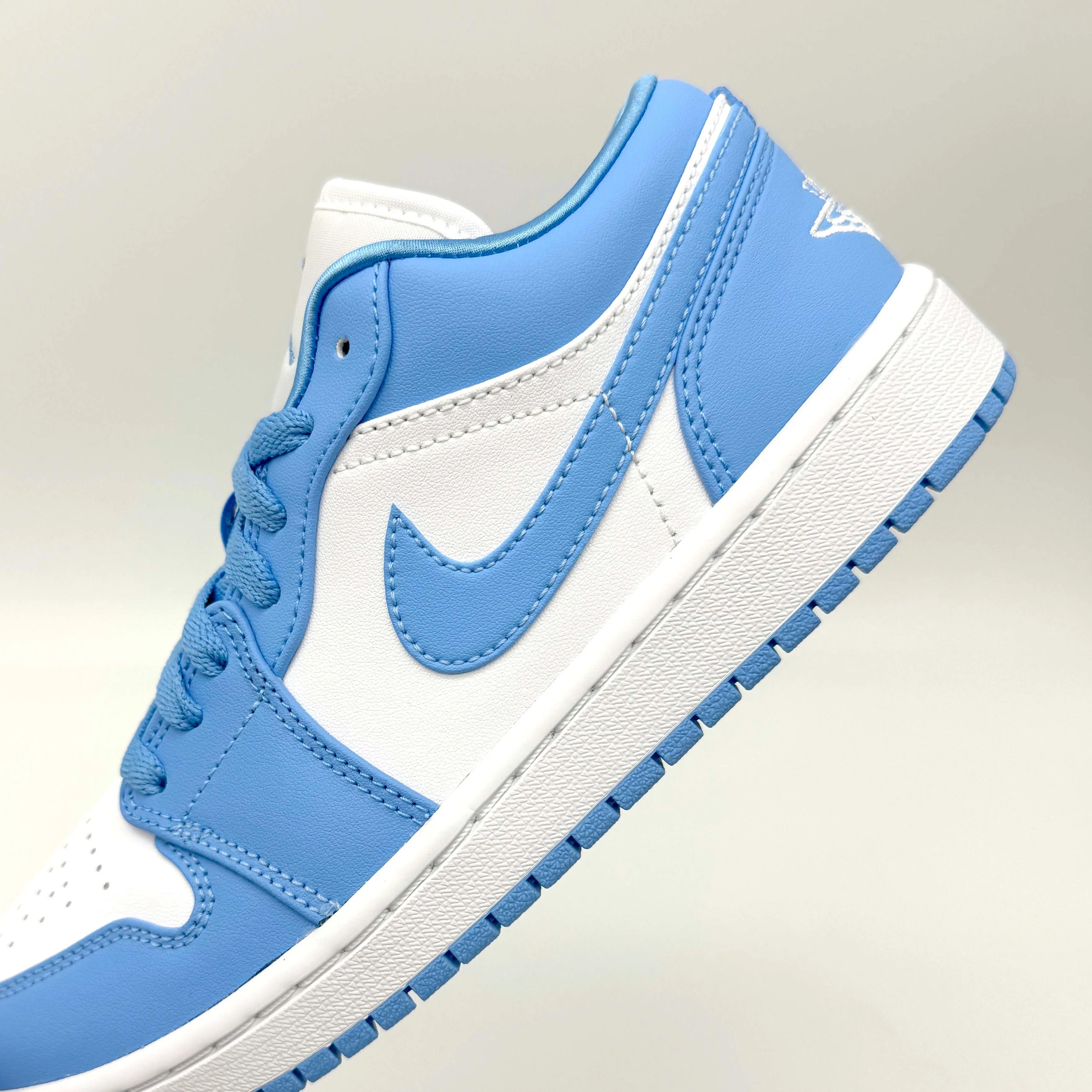 Jordan 1 Low UNC