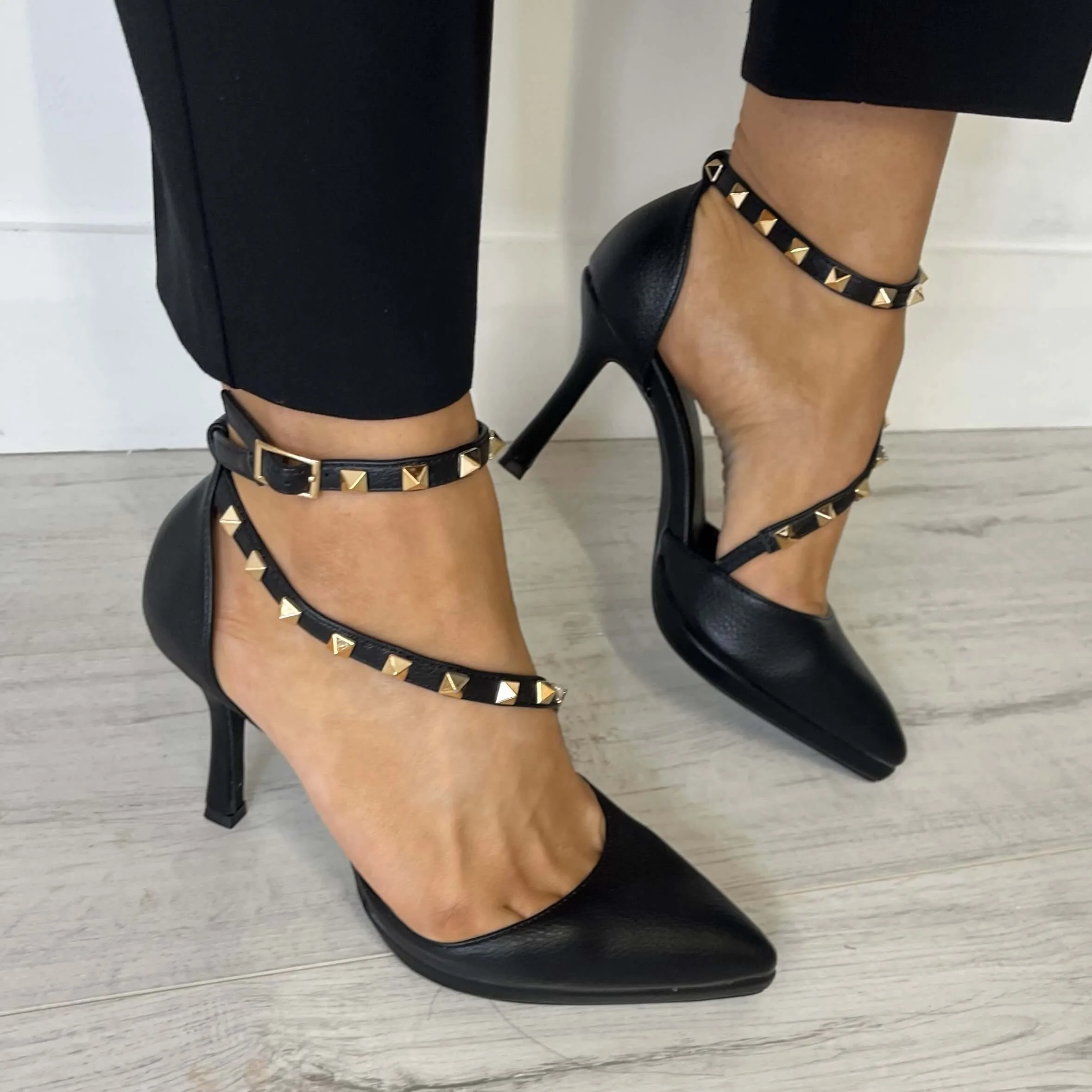 Menbur Black Studded Crossover Strap Shoes