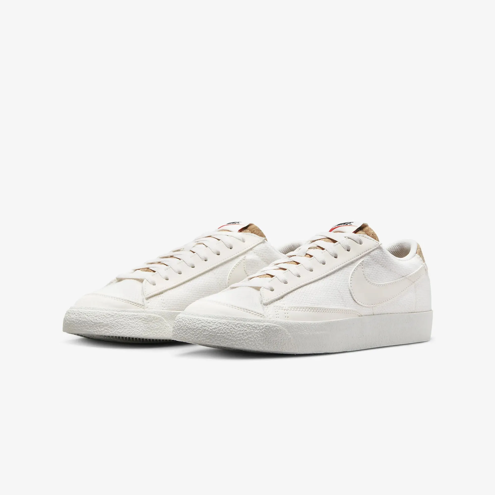 Nike | BLAZER LOW '77 PREMIUM { LIGHT BONE/PHANTOM