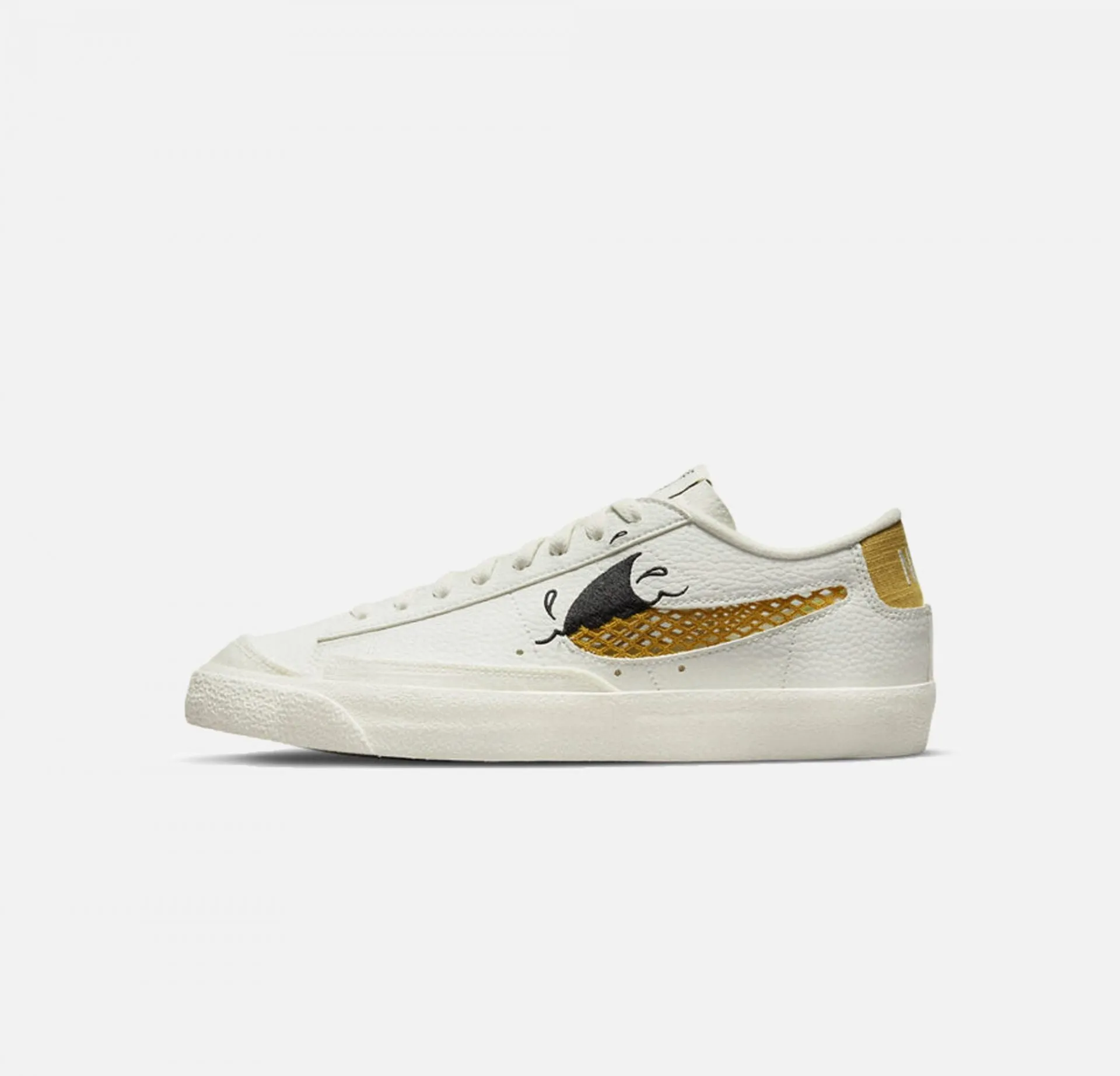 Nike | BLAZER LOW '77 SE NEXT NATURE { SAIL / SANDED GOLD