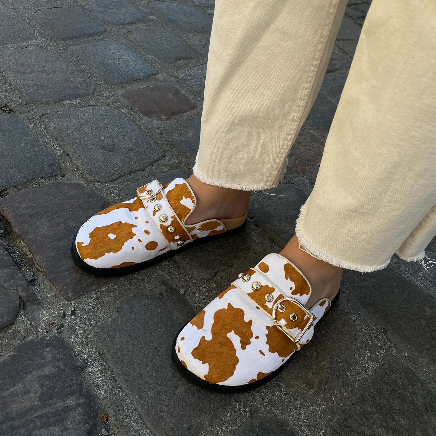 Siri Buckle Clog Suede - TAN