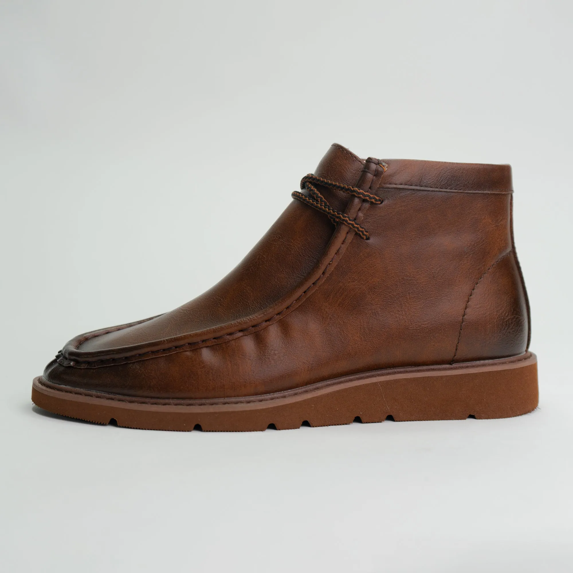 The Mojave L TAYNO Leather Moc Dessert Chukka Sneaker